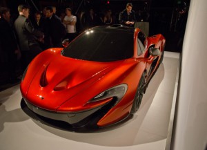 Read more about the article McLaren показала свой новый суперкар McLaren P1
