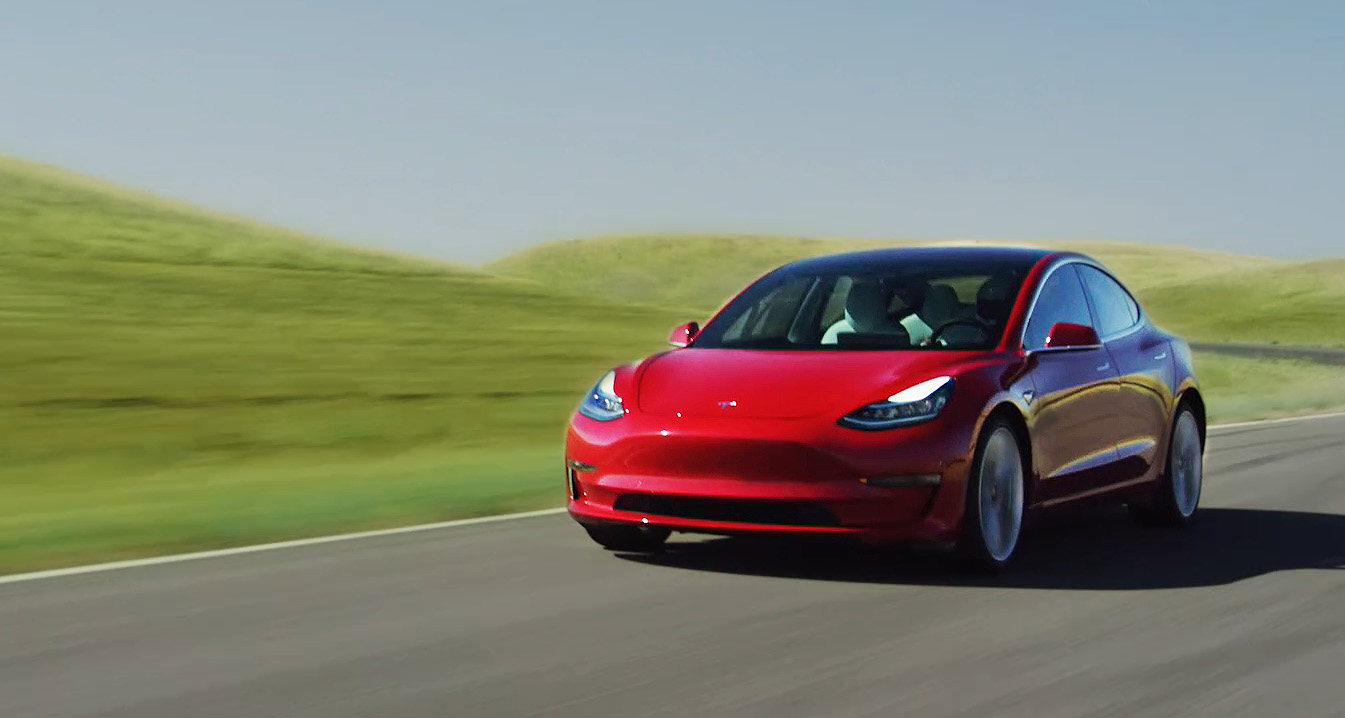 Tesla Model 3 — среди самых удовлетворяющих потребности водителей
